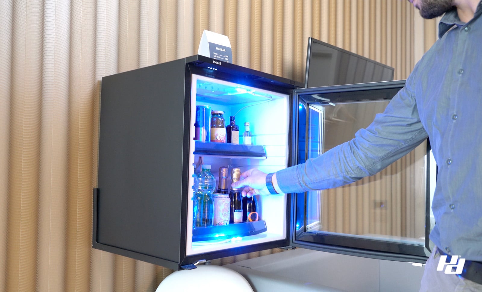 Solve mini-frigo, Mini bar, Sistema di refrigerazione termoelettrico, Capienza da 48 litri, Manopola di controllo meccanica, Refrigerazione: da  0 a 10 °C, Bassa rumorosità: 39 dB
